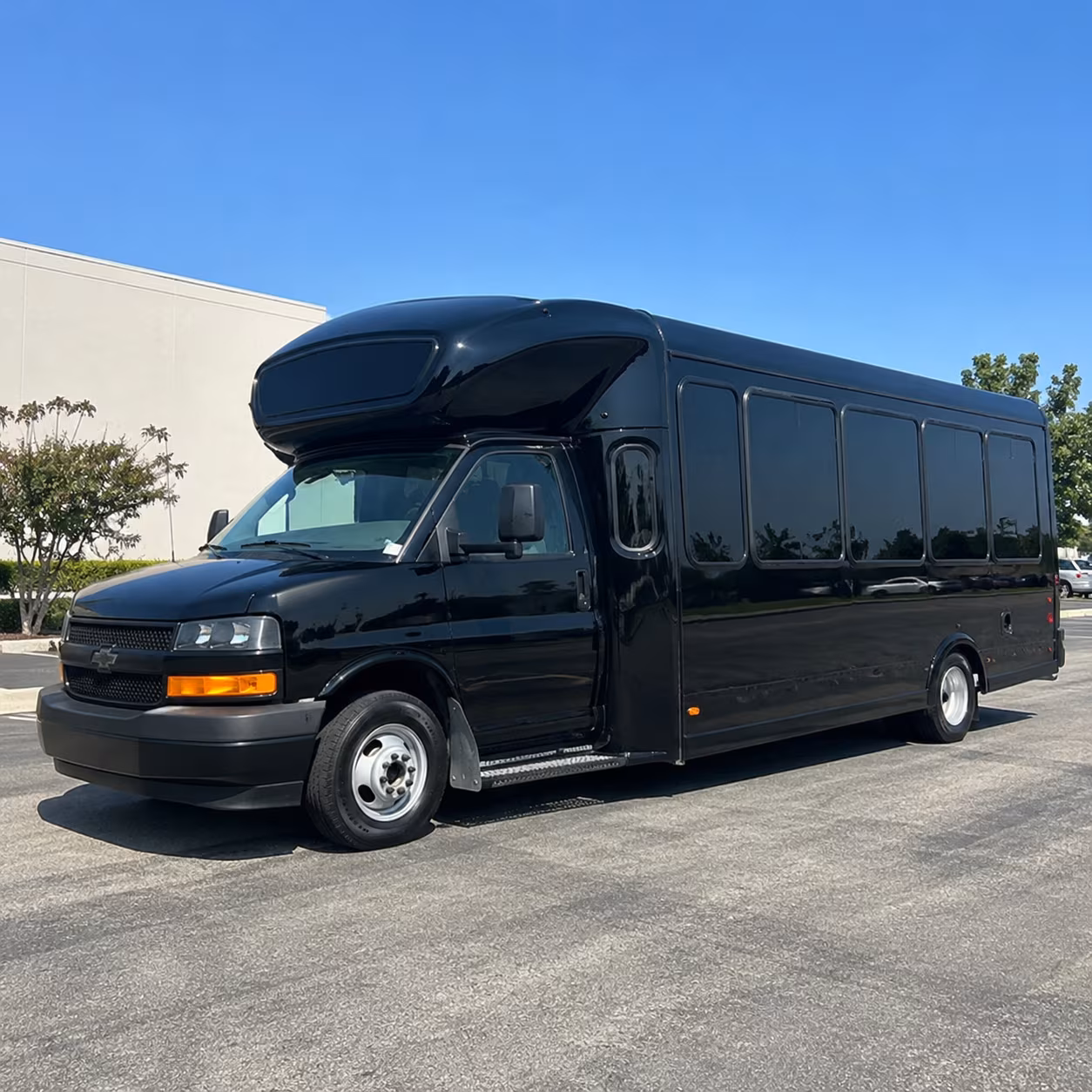 18 Passenger Party Bus Exterior