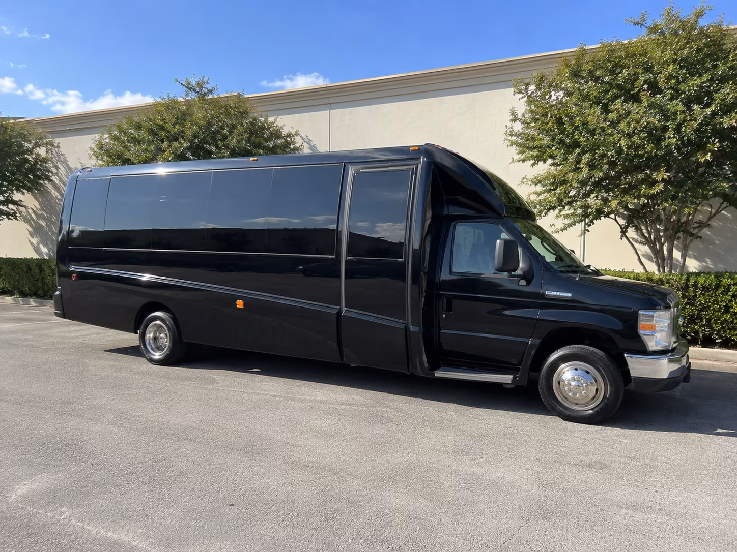 Kalamazoo Winery Tour & Pub Crawl Transportation