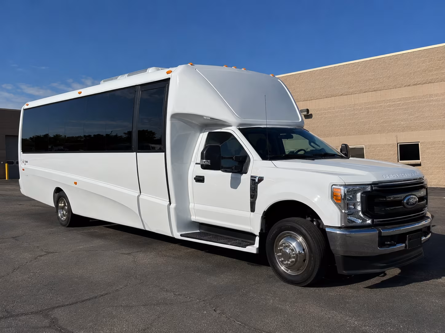 Lansing Airport Shuttle & Transportation party bus exterior