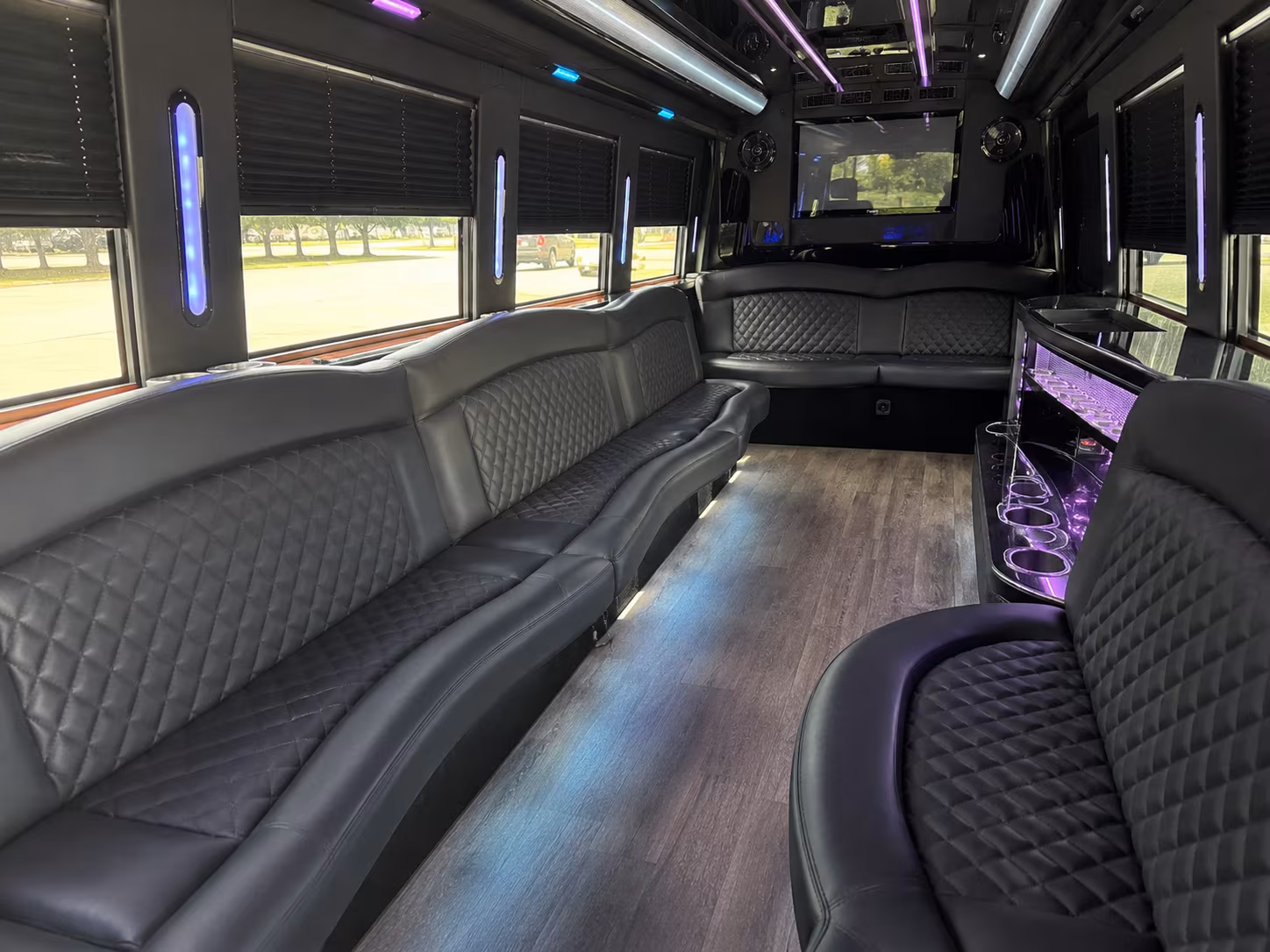 Lansing Birthday, Sweet 16, & Quinceañera Transportation onboard seating